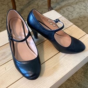 Chase and Chloé black high heels